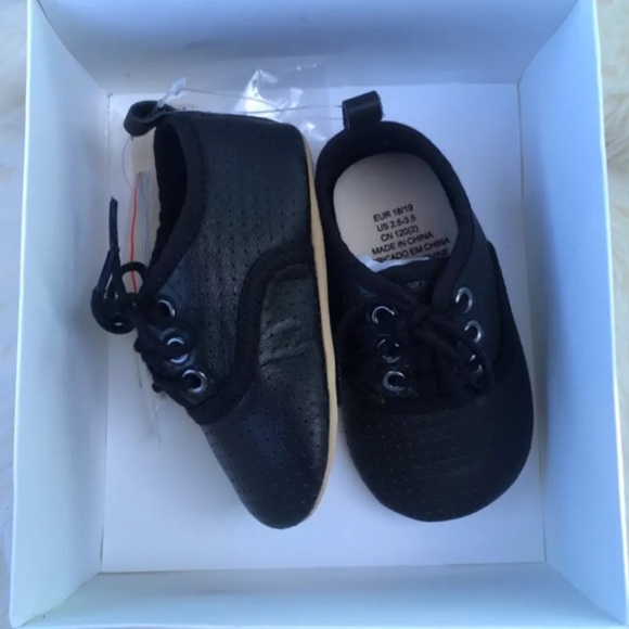 Baby Shoes 2.5 to 3.5 - Picture 2 of 6